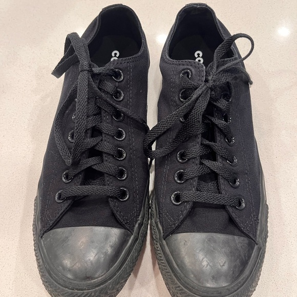 Black low top converse - Size 8.5 mens/10.5 womens - Picture 1 of 3